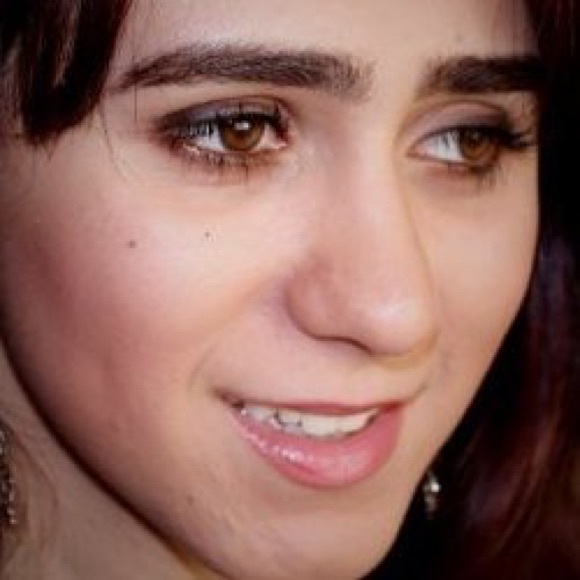 Meet your Posher, Leily - Picture 1 of 5